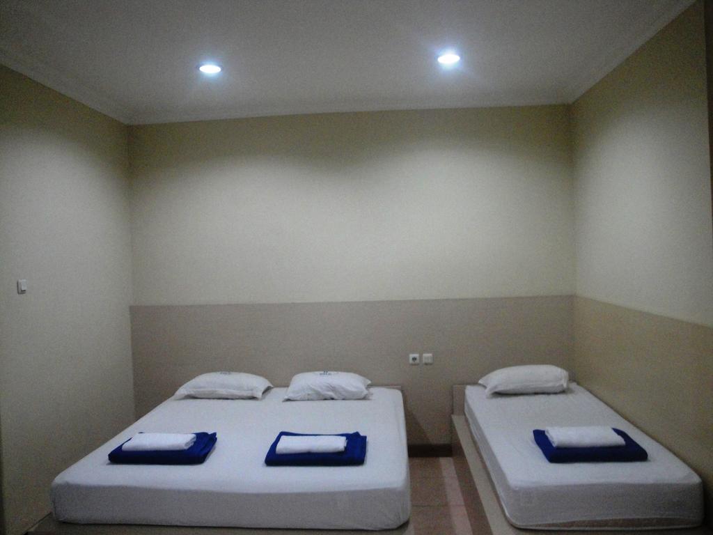 Hotel Trio Surakarta  Room photo